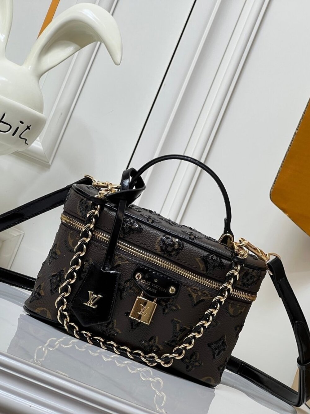 Louis Vuitton - Style Monogram Canvas Cosmetic Bag – Luxury Organization for Bea